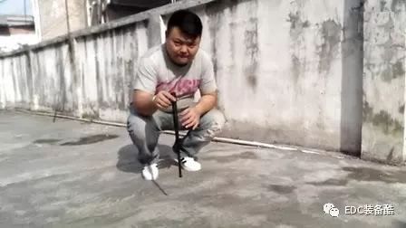 糾結到底是買阻力甩棍還是機械甩棍？(圖3)