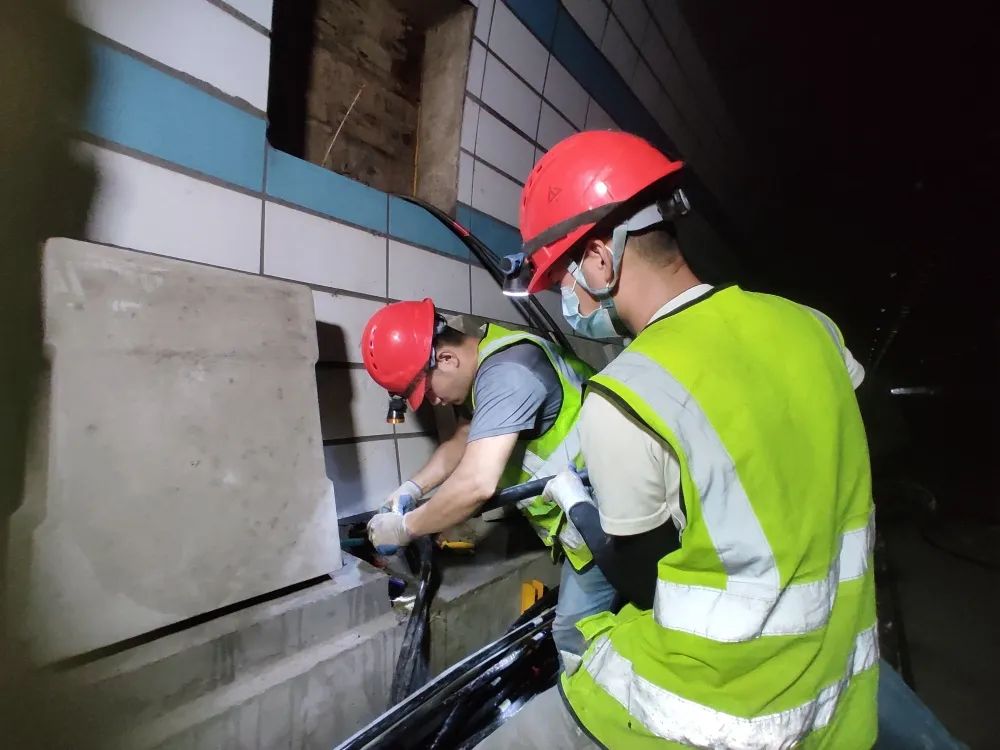 廣寧水聲嶺隧道工程進入最后一道施工工序(圖5) 廣寧水聲嶺隧道工程進入最后一道施工工序(圖5)