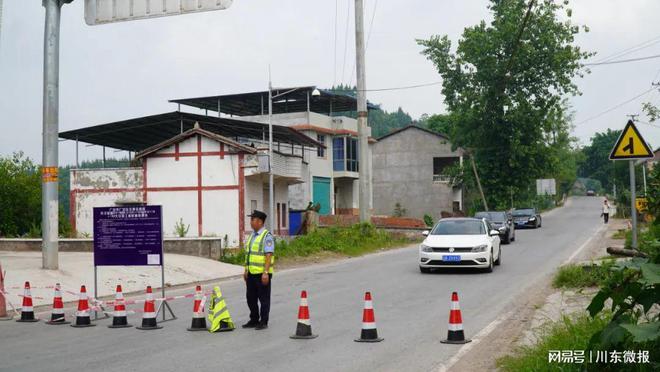 國道318線廣安區段路面大中修工程啟動施工(圖1)