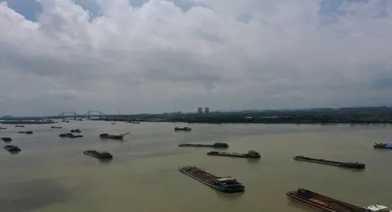 廣東一些出海水道內(nèi)非法洗砂洗泥活動(dòng)多發(fā)協(xié)同監(jiān)管打擊不力(圖1)