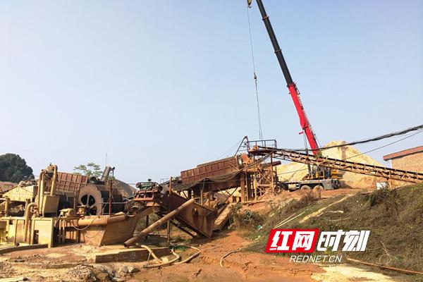 衡南鐵腕整治非法采洗山砂工作(圖1)