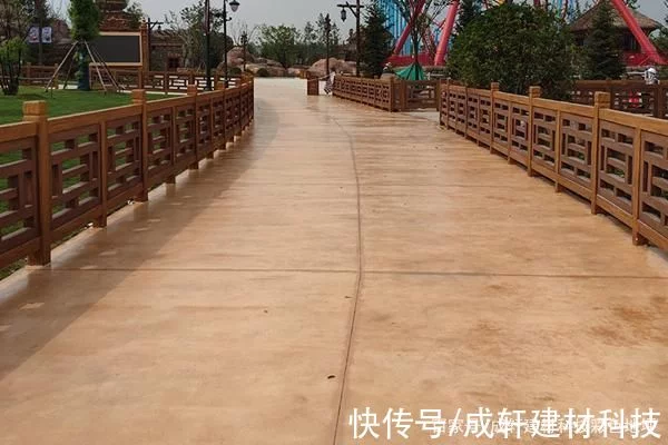 彩色混凝土洗砂地坪施工技術(shù)應(yīng)用(圖2)