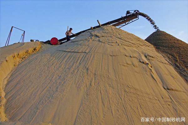 洗沙篩沙機在生產線中有哪些優勢?生產過程怎么樣?(圖1) 洗沙篩沙機在生產線中有哪些優勢?生產過程怎么樣?(圖1)