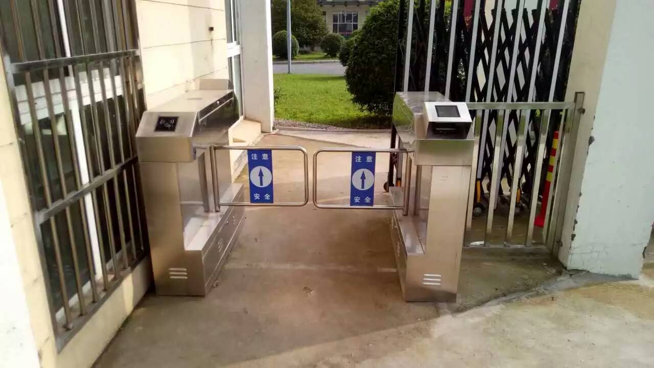 工地使用哪種通道閘機好一點？(圖1)