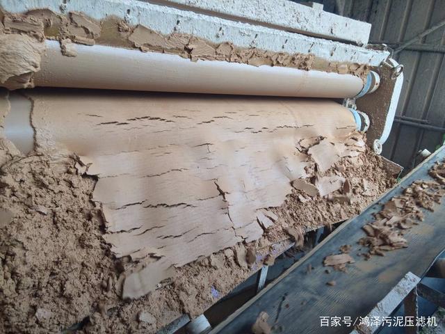 帶式壓濾機(jī)的洗砂污水干排處理00:15(圖3) 帶式壓濾機(jī)的洗砂污水干排處理00:15(圖3)