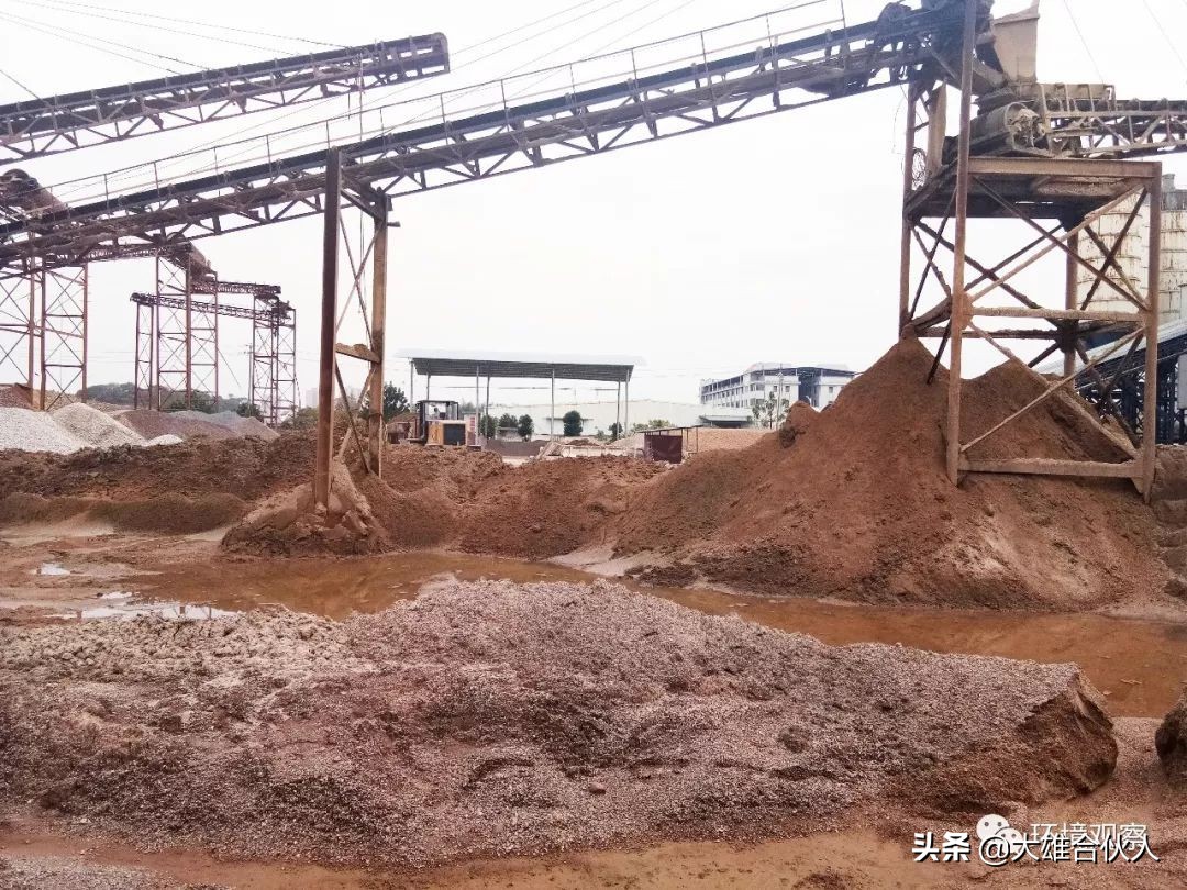 湖北省宜昌市洗砂場(chǎng),帶式壓濾機(jī)泥漿脫水處理現(xiàn)場(chǎng)(圖3) 湖北省宜昌市洗砂場(chǎng),帶式壓濾機(jī)泥漿脫水處理現(xiàn)場(chǎng)(圖3)