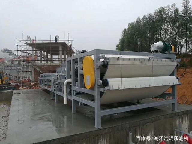 帶式壓濾機(jī)處理洗砂污水污泥方案(圖1) 帶式壓濾機(jī)處理洗砂污水污泥方案(圖1)