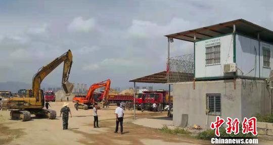 福建晉江開展違規采砂專項整治清退十余家非法堆洗砂場(圖2)