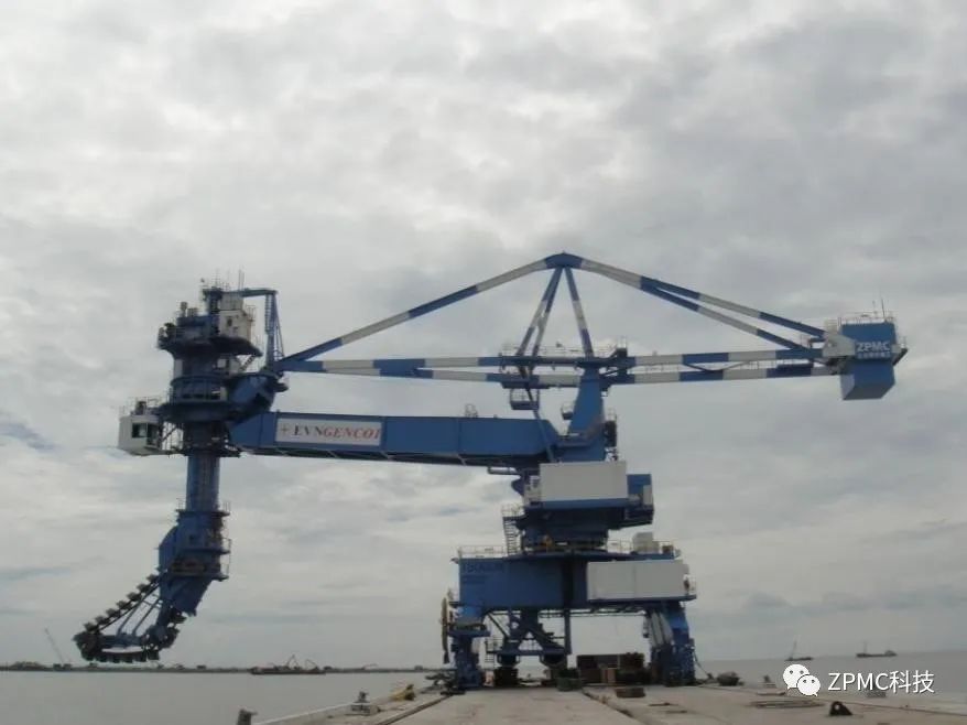 環保型鏈斗式連續卸船機(圖5)
