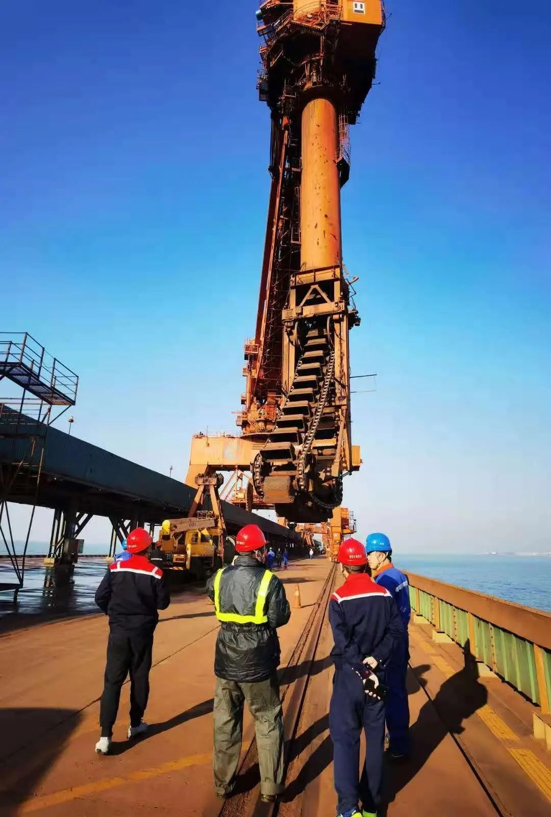 遠方取經(jīng)，做好準備，為鏈斗式卸船機上岸打下基礎~(圖4)