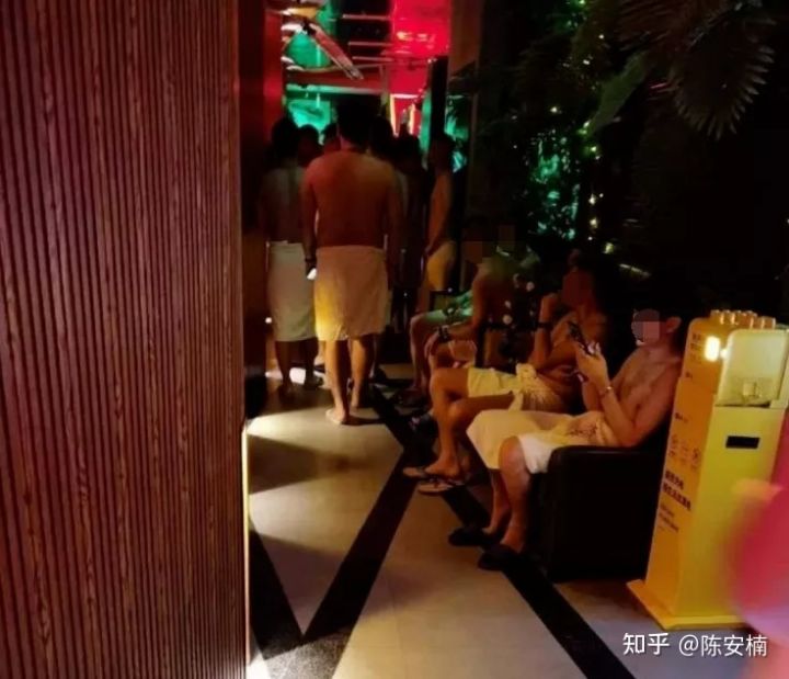 聚眾淫亂，千人約炮：成都M.C浴室群P事件曝光后，守活寡的同妻們哭了(圖14)