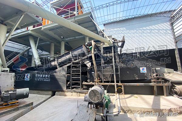 市面上的洗砂機設(shè)備類型很多,我來教你怎么選?(圖1) 市面上的洗砂機設(shè)備類型很多,我來教你怎么選?(圖1)