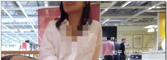 溫州星巴克上演精彩一幕,不雅行為被“現(xiàn)場直播”:別把不要臉,當(dāng)成性解放!(圖4) 溫州星巴克上演精彩一幕,不雅行為被“現(xiàn)場直播”:別把不要臉,當(dāng)成性解放!(圖4)
