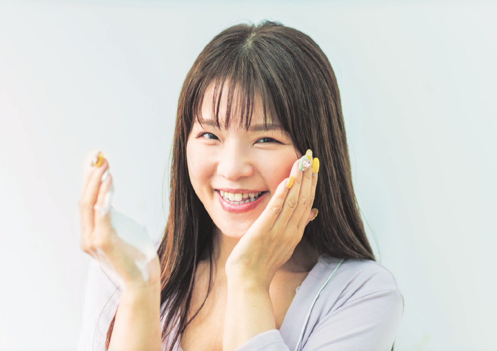 砂糖洗臉、乳霜多層疊涂，美容博主的護膚滋潤法！(圖5)