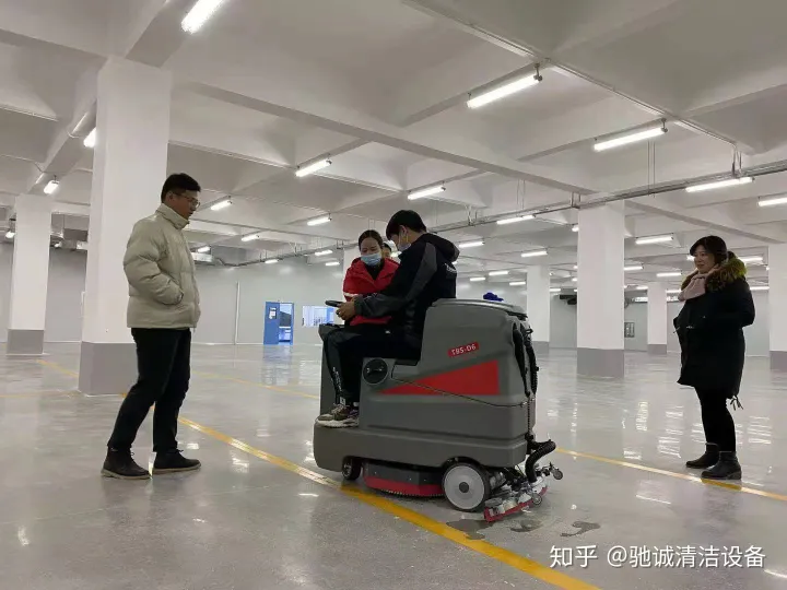 武漢洗地機武漢車間洗地機武漢工廠洗地機武漢馳誠-湖北清潔設備優(yōu)質(zhì)供應商(圖2) 武漢洗地機武漢車間洗地機武漢工廠洗地機武漢馳誠-湖北清潔設備優(yōu)質(zhì)供應商(圖2)