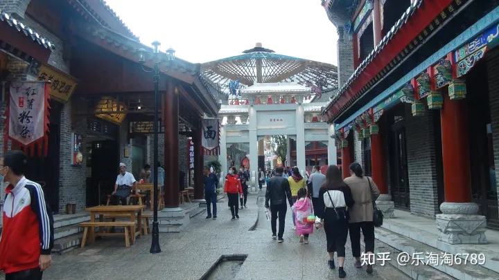 泰安:它是最古老街道之一,里面曾是豪宅林立,住著達官貴人,現僅存一處別樣景觀!(圖2) 泰安:它是最古老街道之一,里面曾是豪宅林立,住著達官貴人,現僅存一處別樣景觀!(圖2)