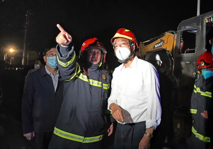 蘭州新區(qū)一企業(yè)車間發(fā)生爆炸事故8人受傷6人失聯(lián)(圖1) 蘭州新區(qū)一企業(yè)車間發(fā)生爆炸事故8人受傷6人失聯(lián)(圖1)