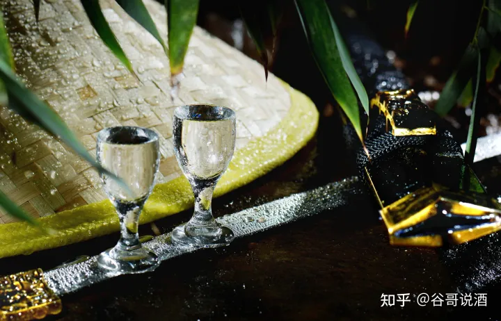 2022年白酒推薦:貴州有什么好酒?貴州省白酒排名及選購(gòu)指南,性?xún)r(jià)比高的經(jīng)典酒,好喝不貴的純糧食酒,送岳父送長(zhǎng)輩,自飲宴請(qǐng)禮品收藏必備(包含茅臺(tái)、習(xí)酒、董酒、鴨溪窖、金沙窖酒等)(圖2) 2022年白酒推薦:貴州有什么好酒?貴州省白酒排名及選購(gòu)指南,性?xún)r(jià)比高的經(jīng)典酒,好喝不貴的純糧食酒,送岳父送長(zhǎng)輩,自飲宴請(qǐng)禮品收藏必備(包含茅臺(tái)、習(xí)酒、董酒、鴨溪窖、金沙窖酒等)(圖2)