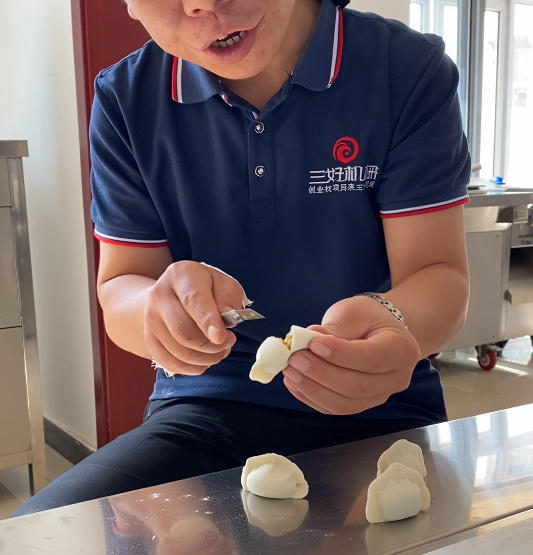 想做餃子加工廠，應該怎么選擇餃子機相關設備？(圖3)