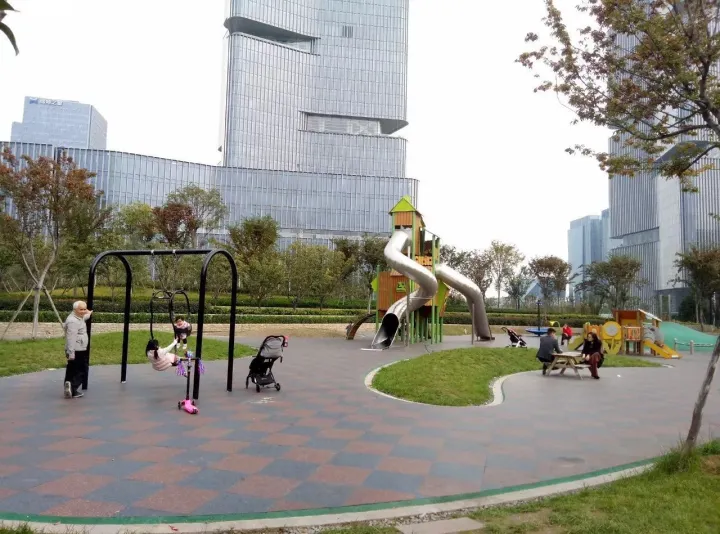 鄭州最好公園！大人能跑步，小孩能玩沙，設(shè)備全進(jìn)口，不收門票！(圖5)
