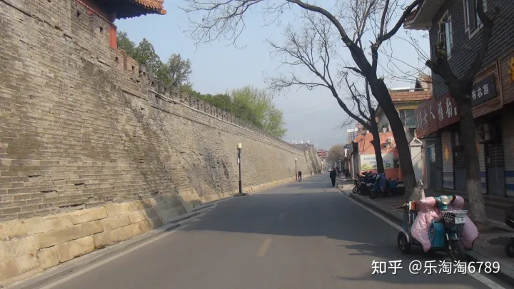 泰安:它是“皇城根里第一條街”,是泰安最繁華老街之一,如今還殘存些許影子,現(xiàn)卻幾無(wú)人知!(圖1) 泰安:它是“皇城根里第一條街”,是泰安最繁華老街之一,如今還殘存些許影子,現(xiàn)卻幾無(wú)人知!(圖1)