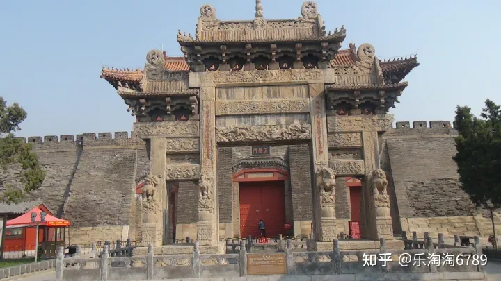 泰安:它是“皇城根里第一條街”,是泰安最繁華老街之一,如今還殘存些許影子,現(xiàn)卻幾無(wú)人知!(圖2) 泰安:它是“皇城根里第一條街”,是泰安最繁華老街之一,如今還殘存些許影子,現(xiàn)卻幾無(wú)人知!(圖2)