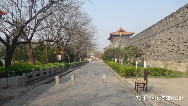 泰安:它是“皇城根里第一條街”,是泰安最繁華老街之一,如今還殘存些許影子,現(xiàn)卻幾無(wú)人知!(圖6) 泰安:它是“皇城根里第一條街”,是泰安最繁華老街之一,如今還殘存些許影子,現(xiàn)卻幾無(wú)人知!(圖6)