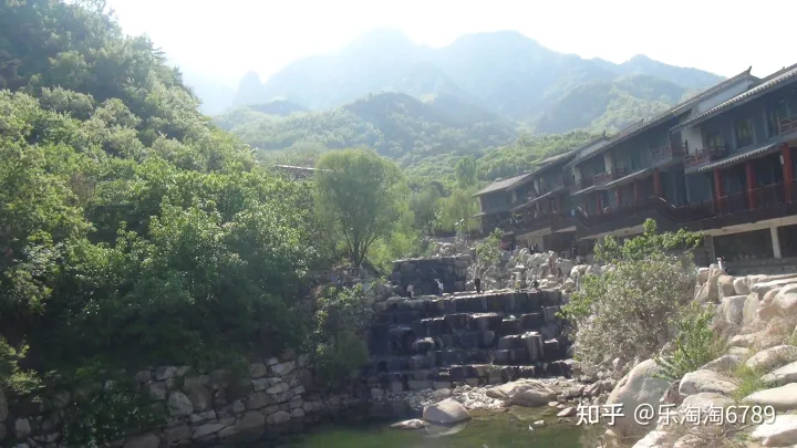 泰安:泰山東大門有一處景點(diǎn),溪水淙淙,山水如詩(shī)如畫,五一假期觀光好去處,卻暗藏陰陽(yáng)變化之?dāng)?shù)!(圖2) 泰安:泰山東大門有一處景點(diǎn),溪水淙淙,山水如詩(shī)如畫,五一假期觀光好去處,卻暗藏陰陽(yáng)變化之?dāng)?shù)!(圖2)