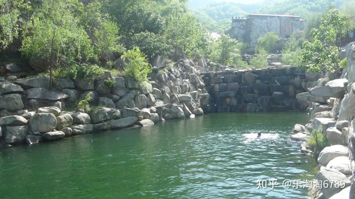 泰安:泰山東大門有一處景點(diǎn),溪水淙淙,山水如詩(shī)如畫,五一假期觀光好去處,卻暗藏陰陽(yáng)變化之?dāng)?shù)!(圖5) 泰安:泰山東大門有一處景點(diǎn),溪水淙淙,山水如詩(shī)如畫,五一假期觀光好去處,卻暗藏陰陽(yáng)變化之?dāng)?shù)!(圖5)