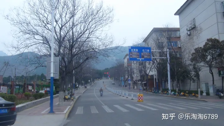 泰安一條街道，首有著名景點，尾有繁華夜市，低調卻有頂尖美食，內有一建筑承載了幾代人的記憶！(圖3)