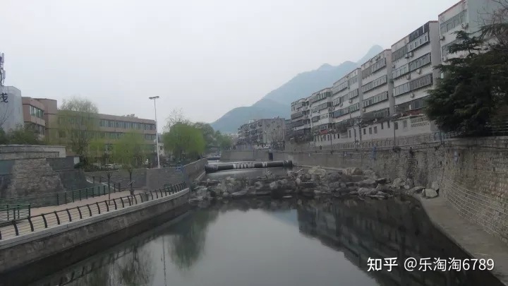 泰安一條街道，首有著名景點，尾有繁華夜市，低調卻有頂尖美食，內有一建筑承載了幾代人的記憶！(圖13)