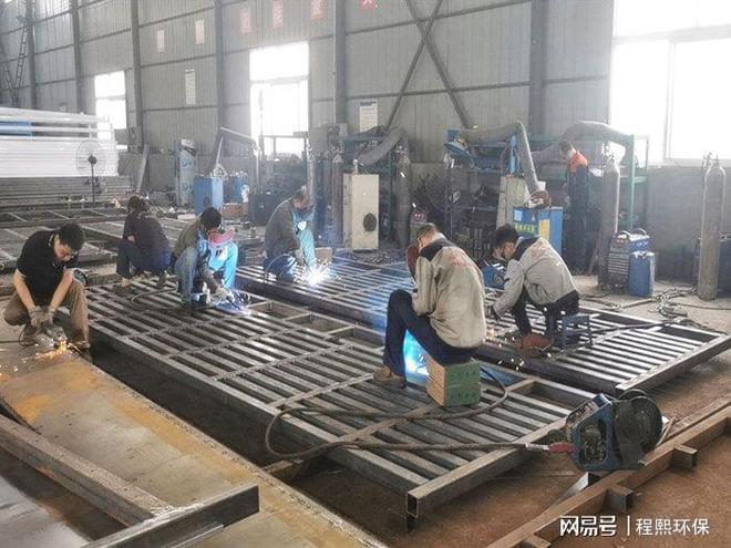 攪拌站搖擺式龍門洗車機告別揚塵污染，步入環(huán)保行業(yè)新天地！(圖4)
