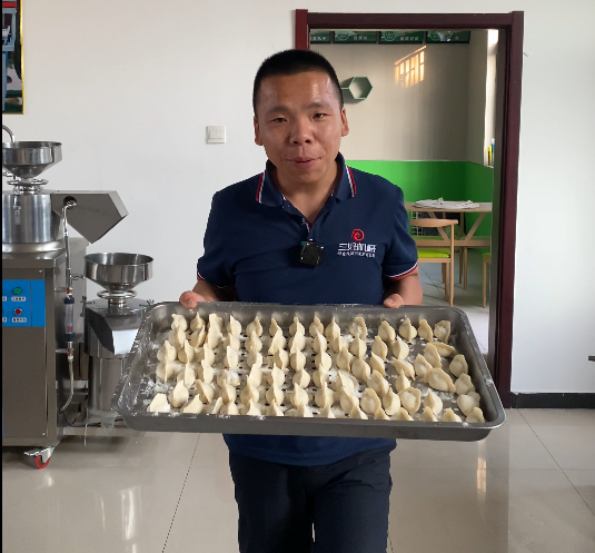 仿手工餃子機怎么清洗？劉二手把手教你(圖1)