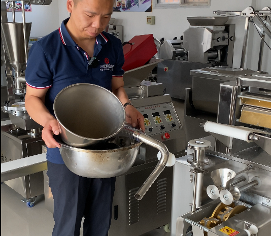 仿手工餃子機怎么清洗？劉二手把手教你(圖4)