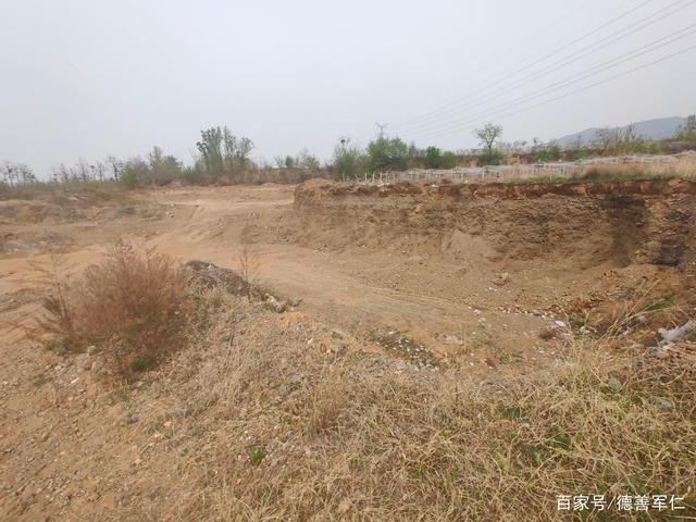 三門峽市好陽河陽店鎮(zhèn)段，兩家洗砂場非法長期占用河道，非法采砂(圖4)