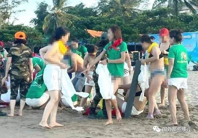 公司海邊團(tuán)建，女員工竟然脫掉內(nèi)衣露胸，視頻在網(wǎng)上瘋傳(圖2)
