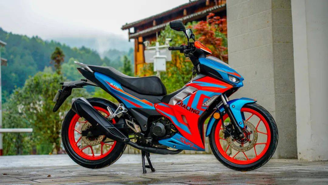 12680元起嘉陵CoCoSVR180運動彎梁售價公布?！同場CoCo機(jī)車品牌正式發(fā)布！(圖9)