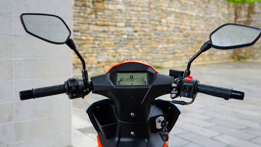 12680元起嘉陵CoCoSVR180運動彎梁售價公布?！同場CoCo機(jī)車品牌正式發(fā)布！(圖15)