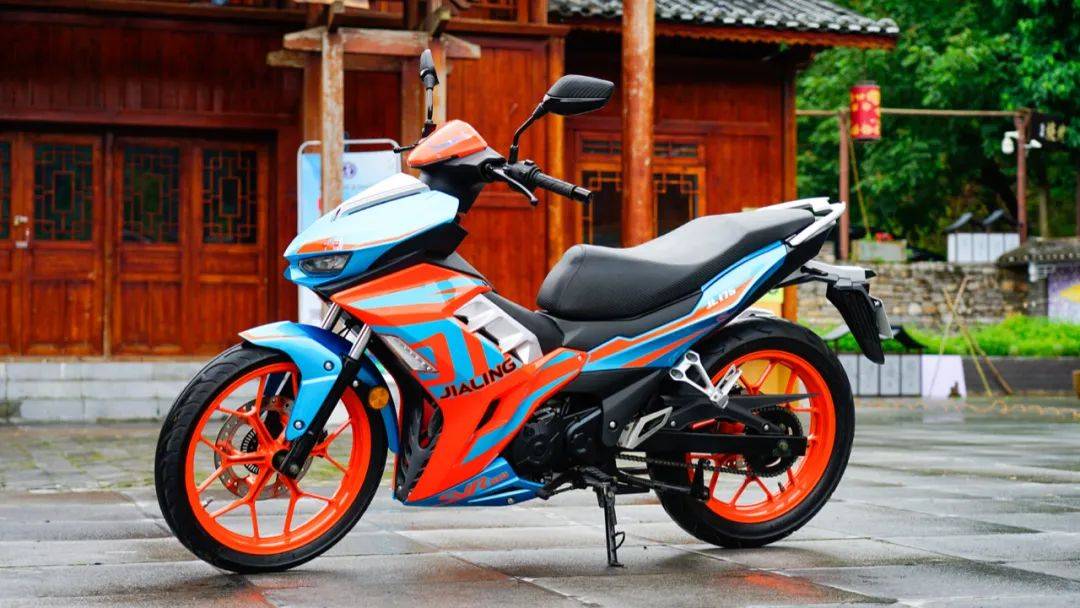 12680元起嘉陵CoCoSVR180運動彎梁售價公布?！同場CoCo機(jī)車品牌正式發(fā)布！(圖22)