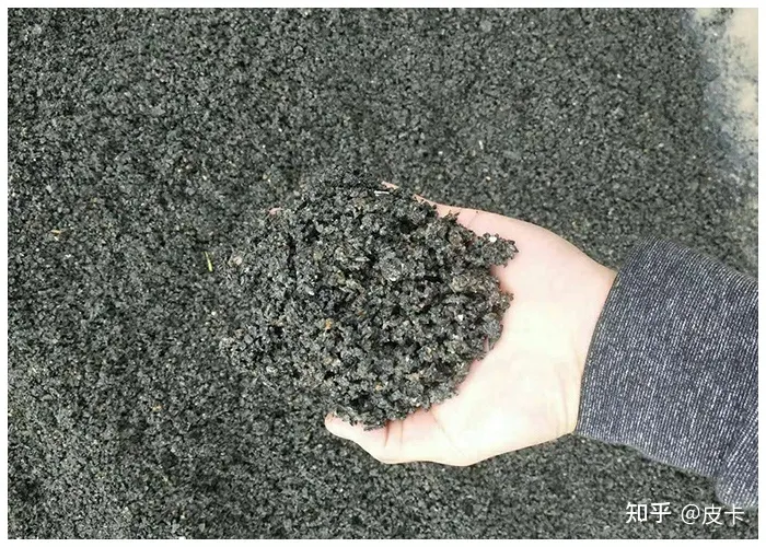 制砂機(jī)出料含粉量過大是什么原因?怎么解決?(圖1) 制砂機(jī)出料含粉量過大是什么原因?怎么解決?(圖1)
