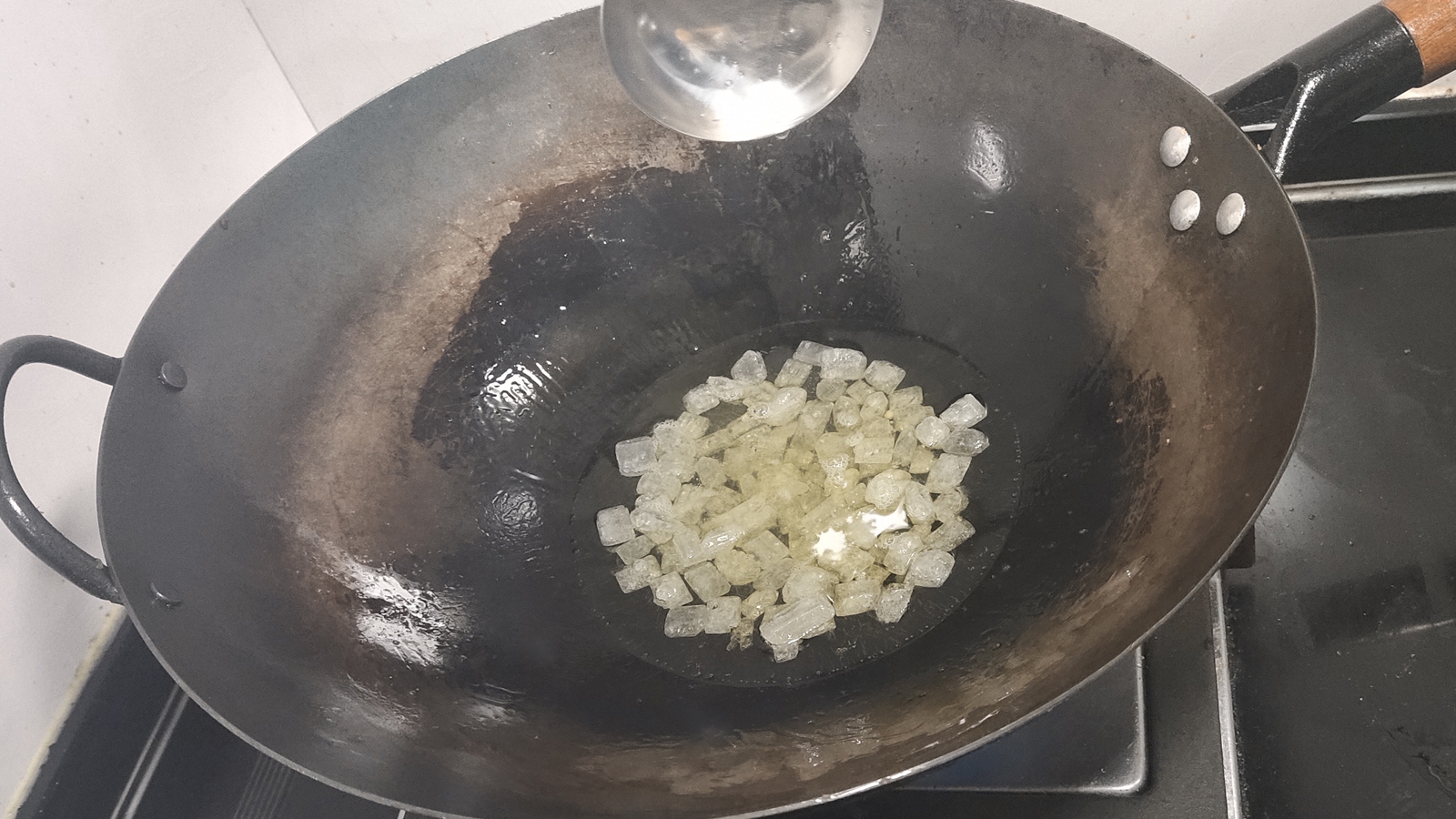 用冰糖還是白砂糖？油炒還是水炒？是否需要焯水？(圖9)